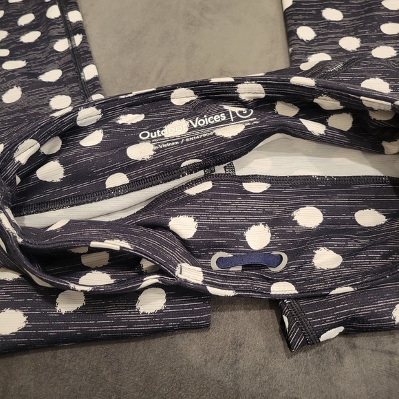 Outdoor Voices Workout Leggings Polka Dot Tech Sweat 3/4 Size S - Picture 8 of 12